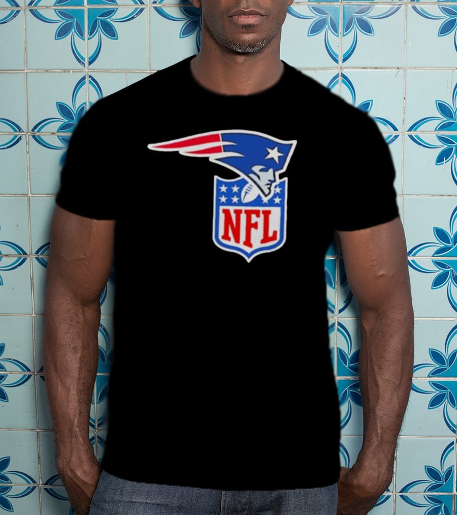 New England Patriots NFL Shield Logo Mashup T-Shirt