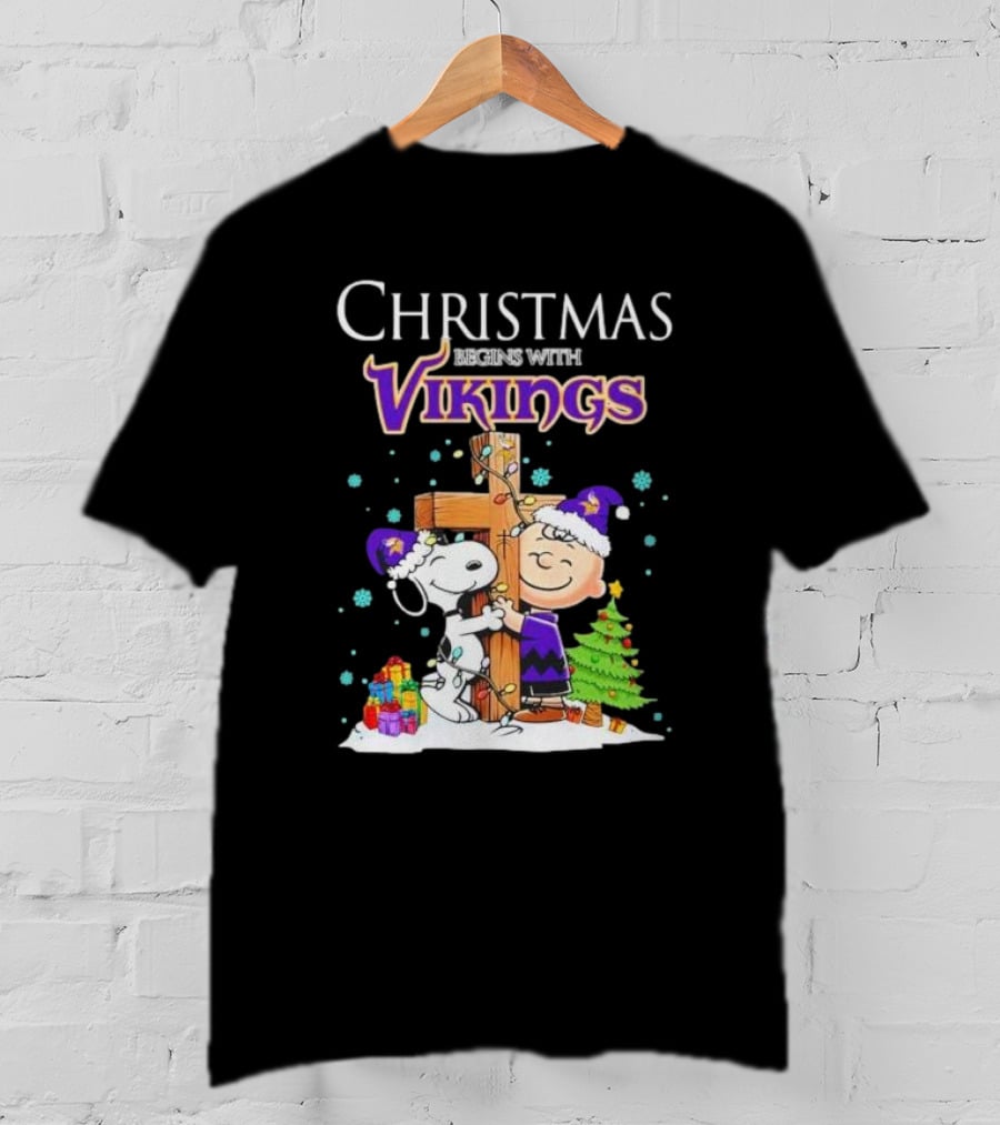 Christmas Begins With Minnesota Vikings Charlie Brown Snoopy Hug Cross T-Shirt