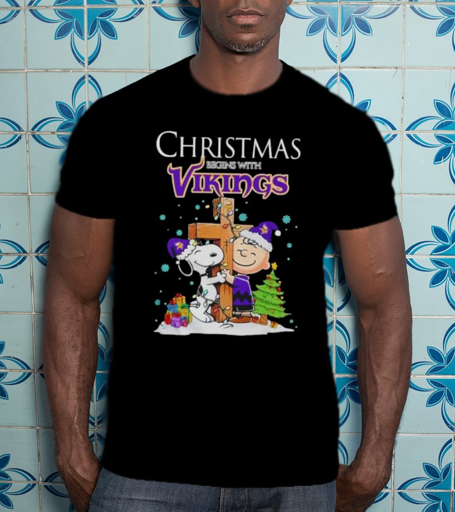 Christmas Begins With Minnesota Vikings Charlie Brown Snoopy Hug Cross T-Shirt