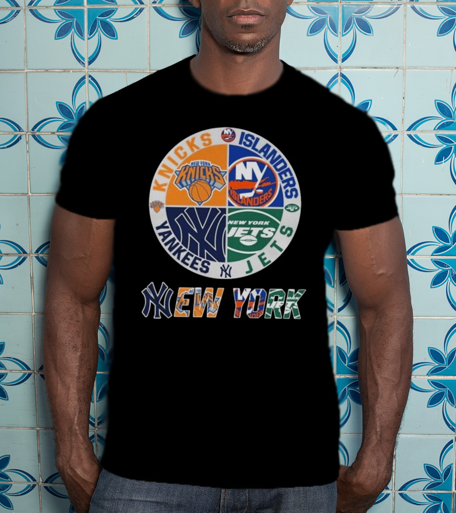 New York Knicks Islanders Yankees Jets Circle Logo New York T-Shirt
