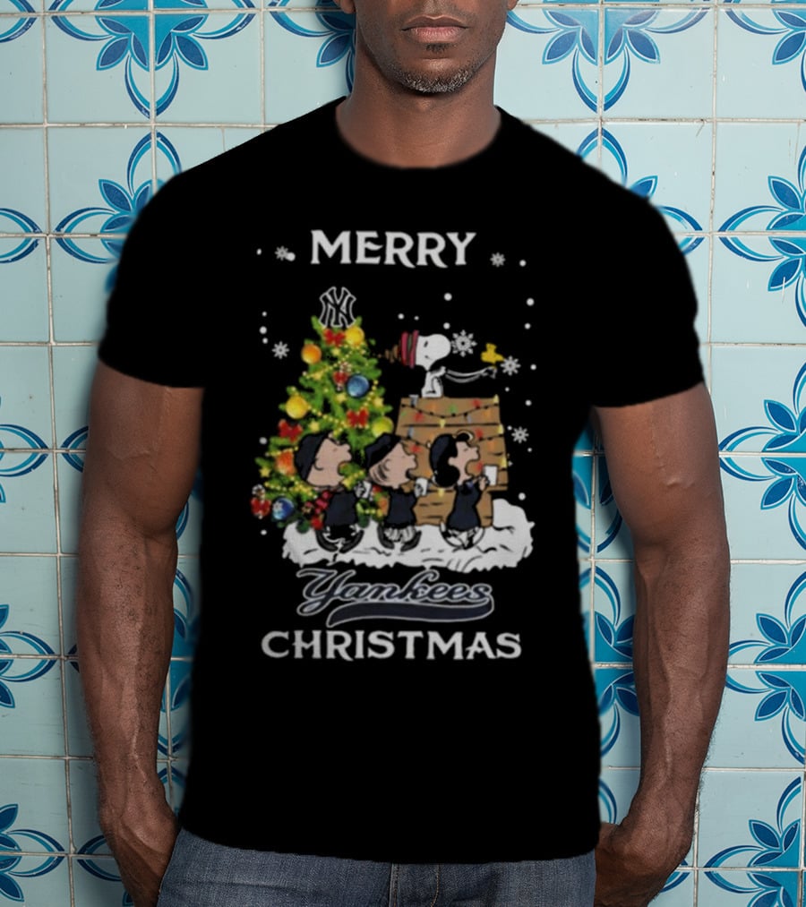 Merry Yankees Christmas Snoopy And Friends T-Shirt