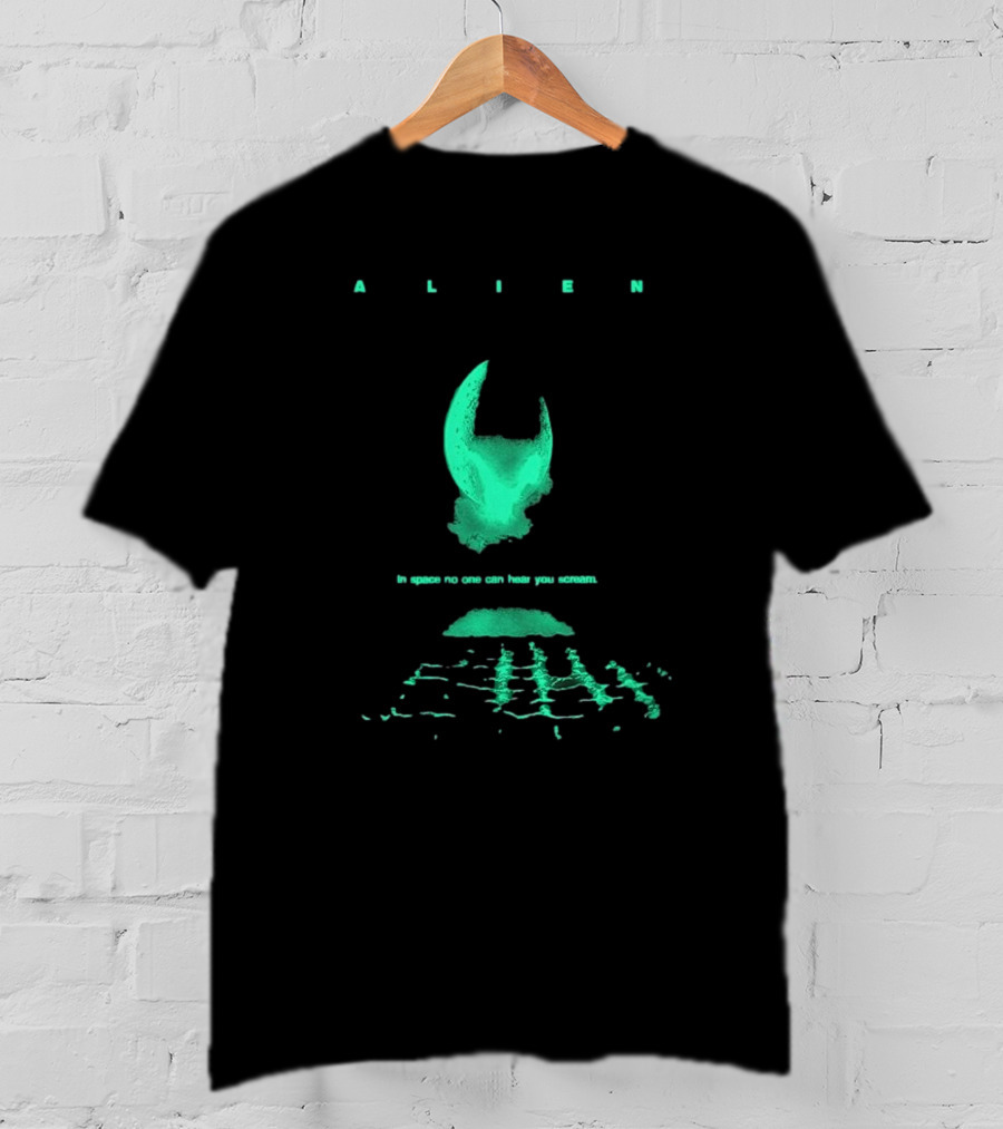Alien Classic Glow In The Dark In Space No One Can Hear You Scream T-Shirt