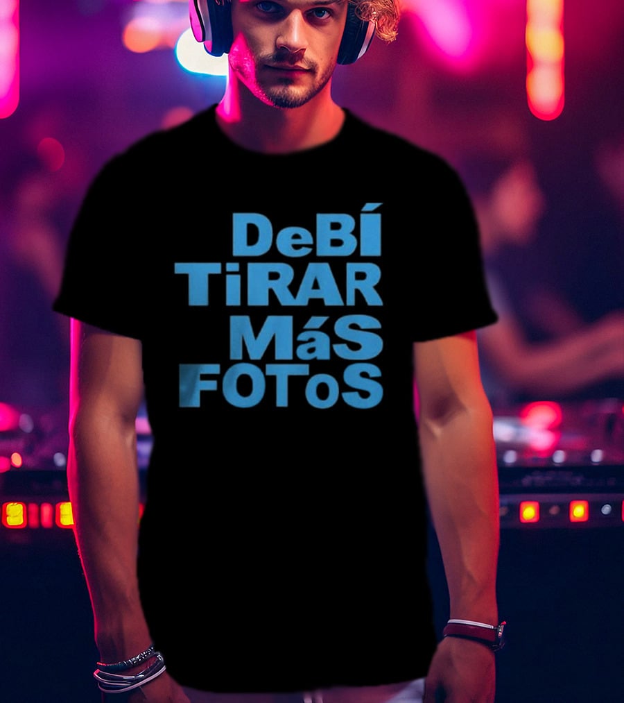 Debí Tirar Más Fotos DTMF Bold Blue Text T-Shirt