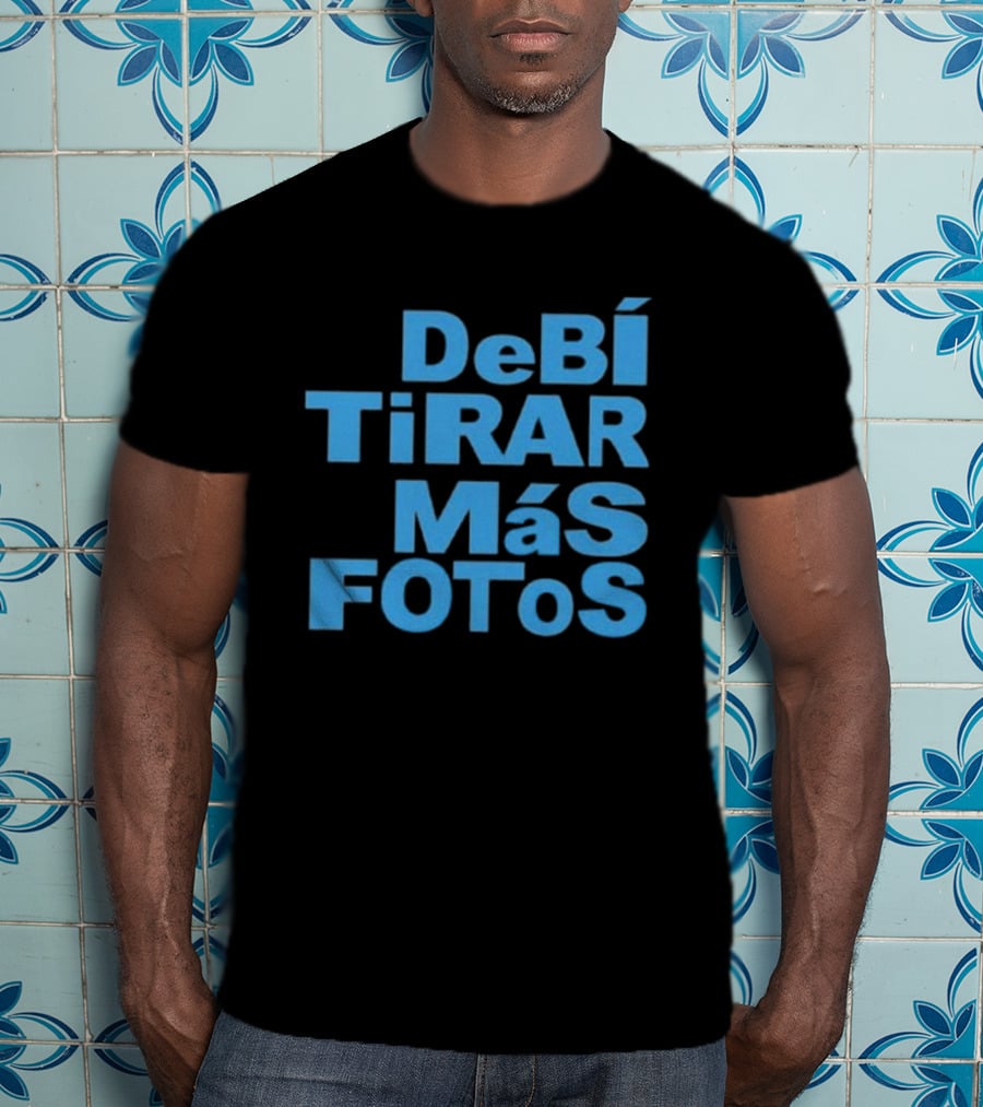 Debí Tirar Más Fotos DTMF Bold Blue Text T-Shirt