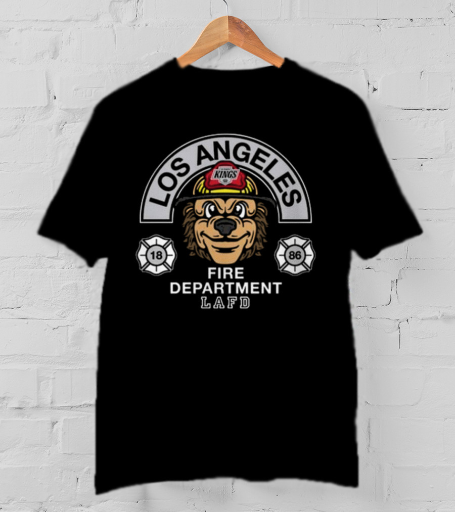 Los Angeles Fire Department LAFD Kings 1886 Badge Lion Firefighter Helmet T-Shirt