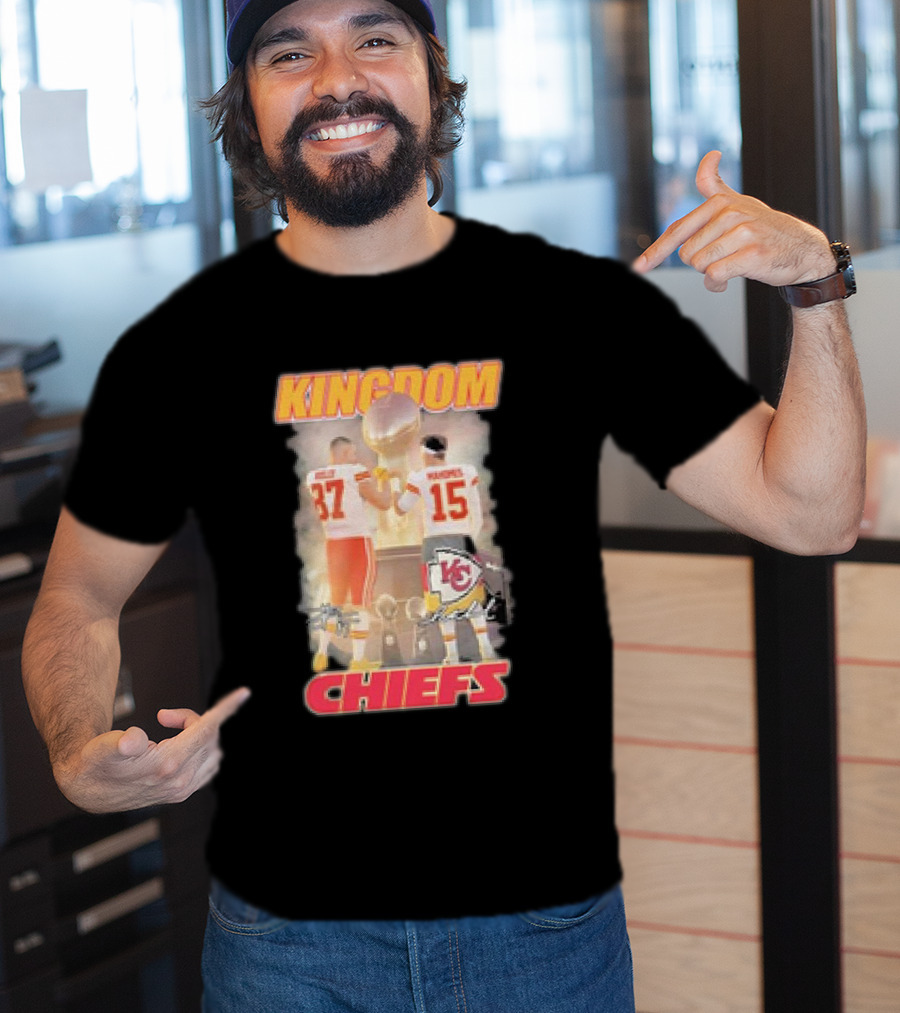 Chiefs Kingdom Travis Kelce Patrick Mahomes Trophy Celebration T-Shirt