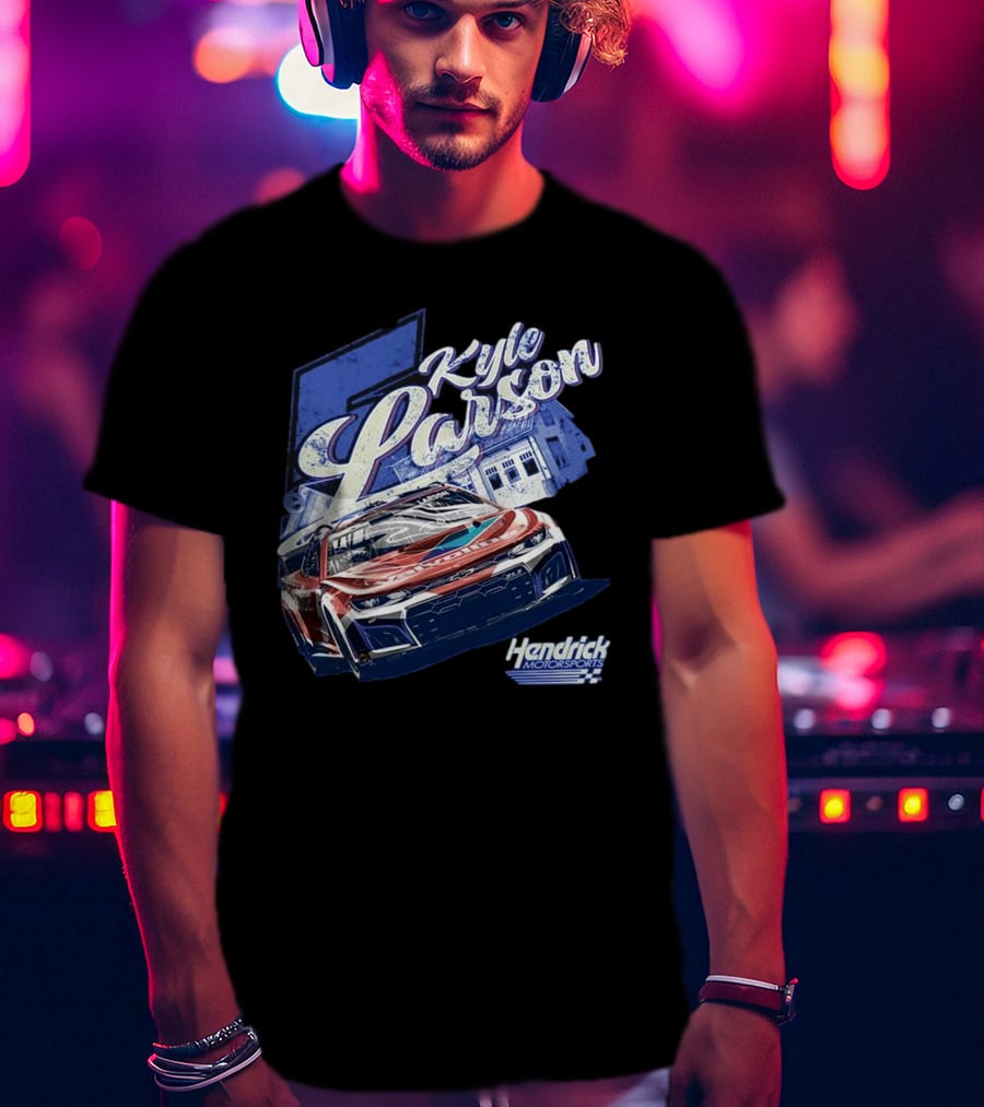 Kyle Larson Hendrick Motorsports Valvoline Racing Car T-Shirt