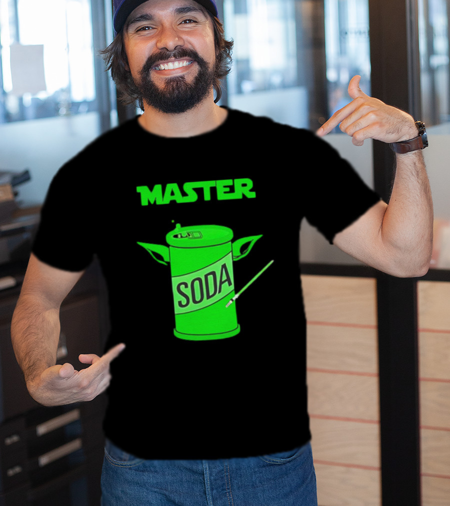 Master Soda Lightsaber Yoda Can T-Shirt