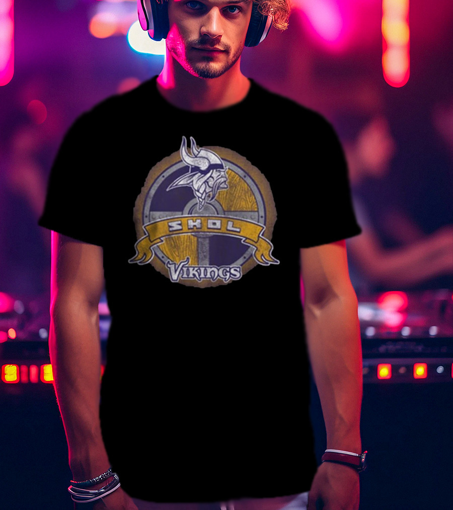 Minnesota Vikings Skol Shield Logo Vintage Emblem T-Shirt
