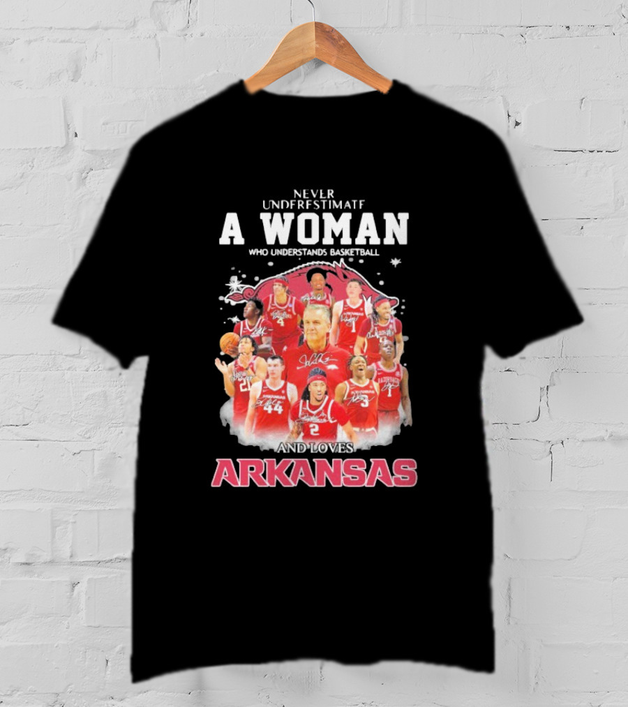 A Woman Who Understands Basketball Loves Arkansas Razorbacks Men's Team T-Shirt