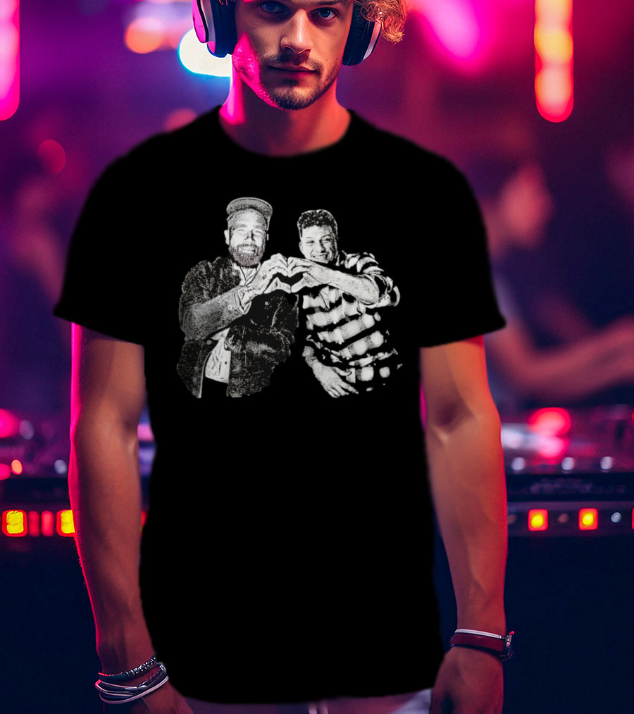 Nice Travis Kelce Hand Love Patrick Mahomes T-Shirt
