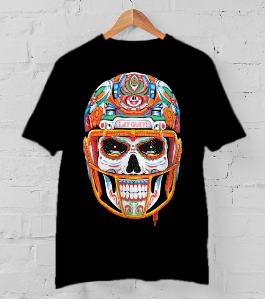 Primera De 10 ¡Ay Güey! Colorful Skull Football Helmet T-Shirt