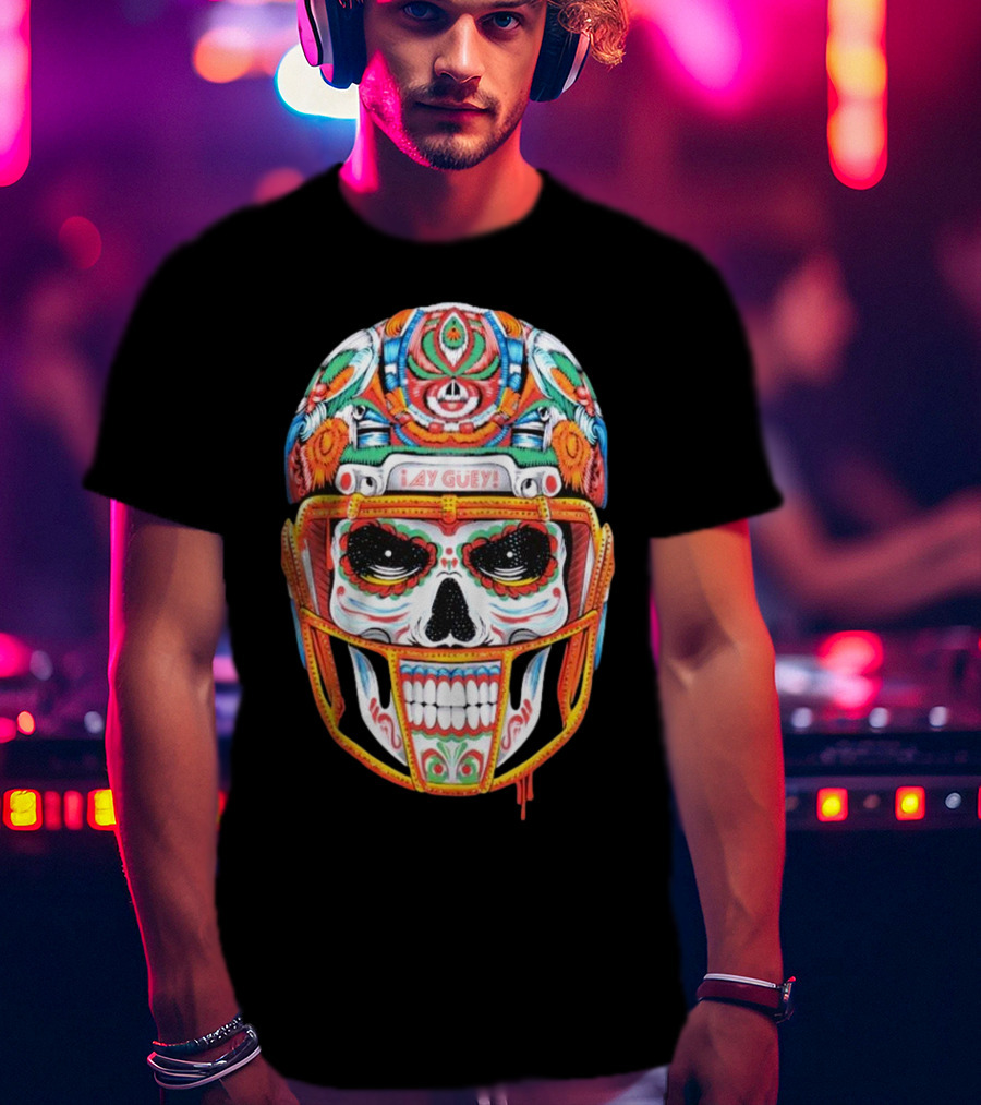 Primera De 10 ¡Ay Güey! Colorful Skull Football Helmet T-Shirt