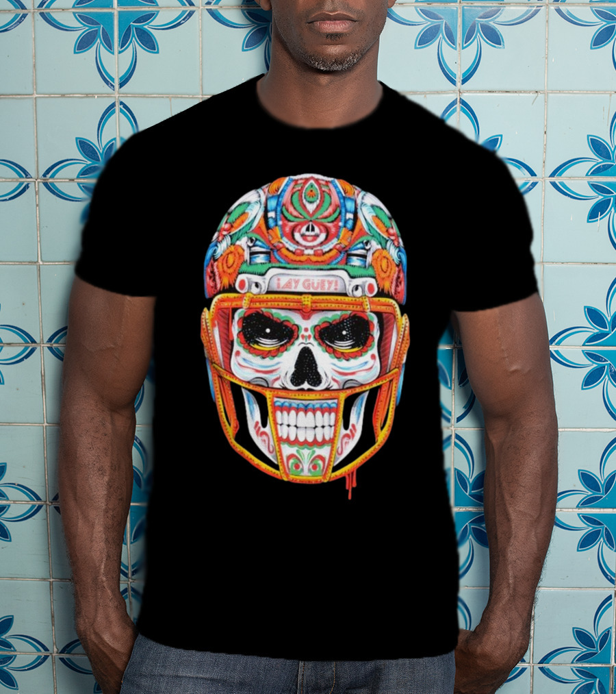 Primera De 10 ¡Ay Güey! Colorful Skull Football Helmet T-Shirt