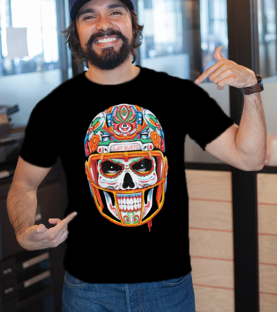 Primera De 10 ¡Ay Güey! Colorful Skull Football Helmet T-Shirt