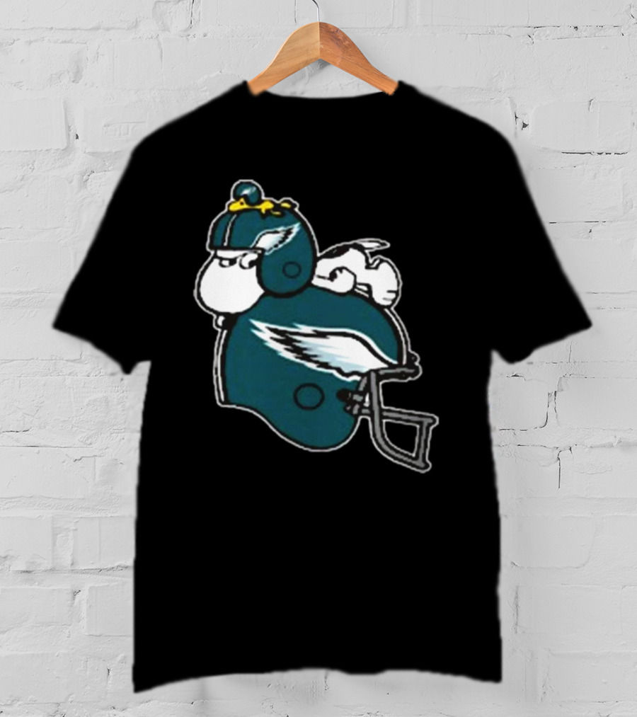 Snoopy Woodstock Relaxing Philadelphia Eagles Football Helmet T-Shirt