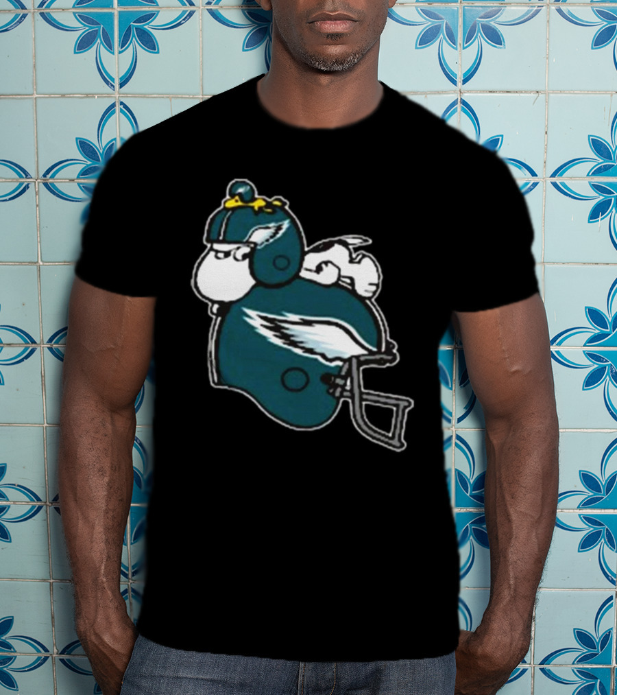 Snoopy Woodstock Relaxing Philadelphia Eagles Football Helmet T-Shirt