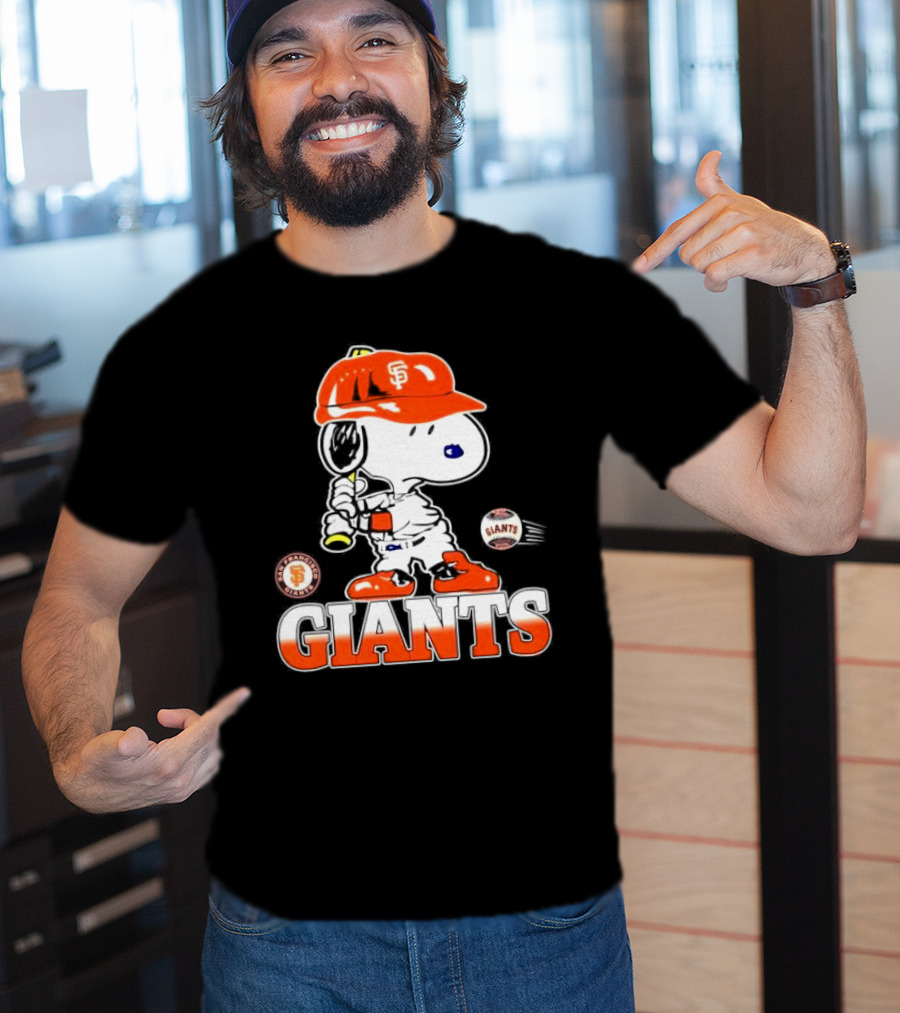 Snoopy SF Giants Baseball Fan Art Peanuts Sports Graphic T-Shirt