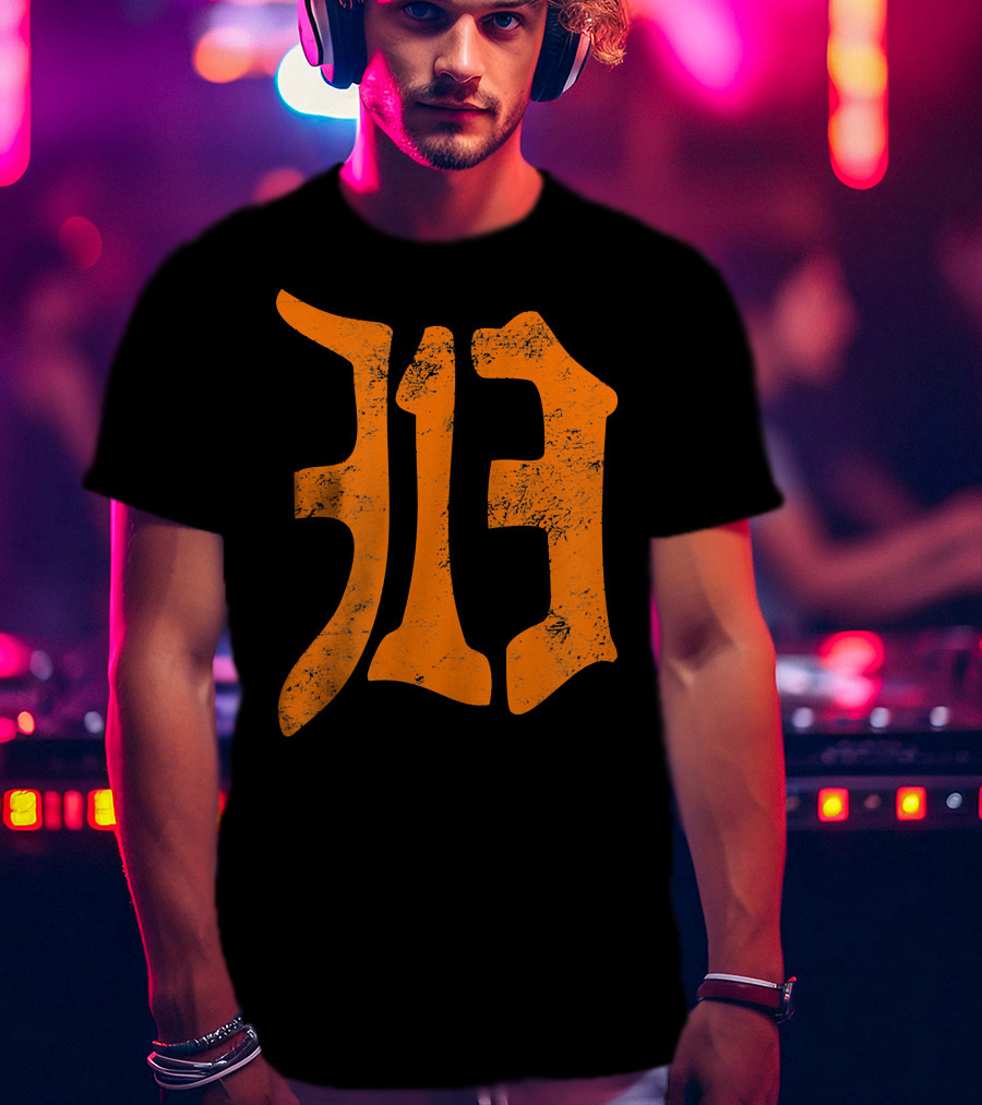 313 Detroit Michigan Vintage Old English D Area Code T-Shirt