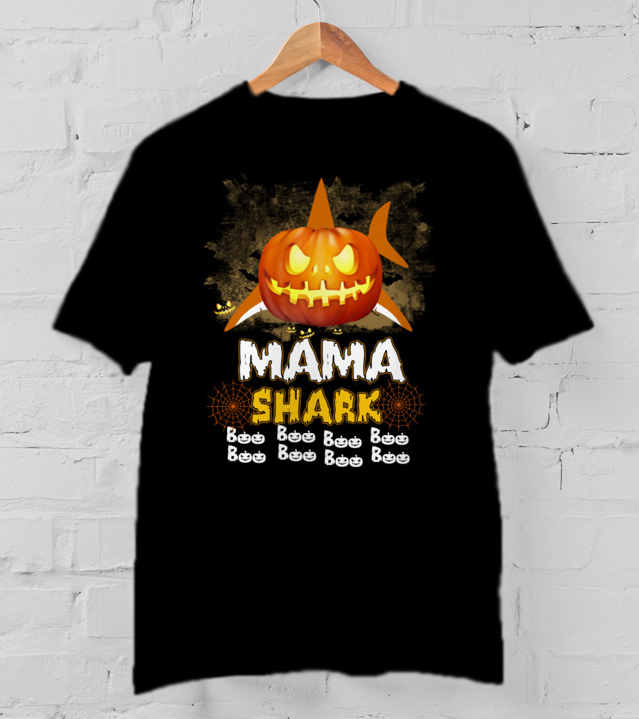 Mama Shark Pumpkin Boo Spooky Halloween Jack-O'-Lantern T-Shirt