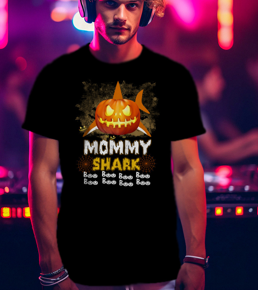Mommy Shark Pumpkin Boo Halloween Jack-O'-Lantern And Spiderwebs T-Shirt