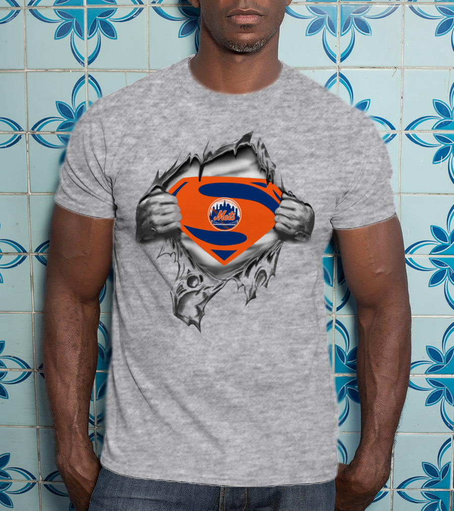 Super Mets Shield Ripped Superman T-Shirt