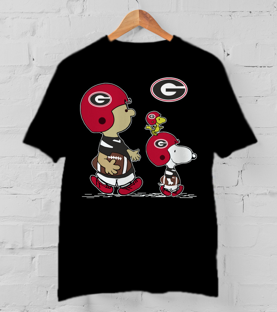 Georgia Bulldogs Snoopy Football Peanuts Cartoon T-Shirt