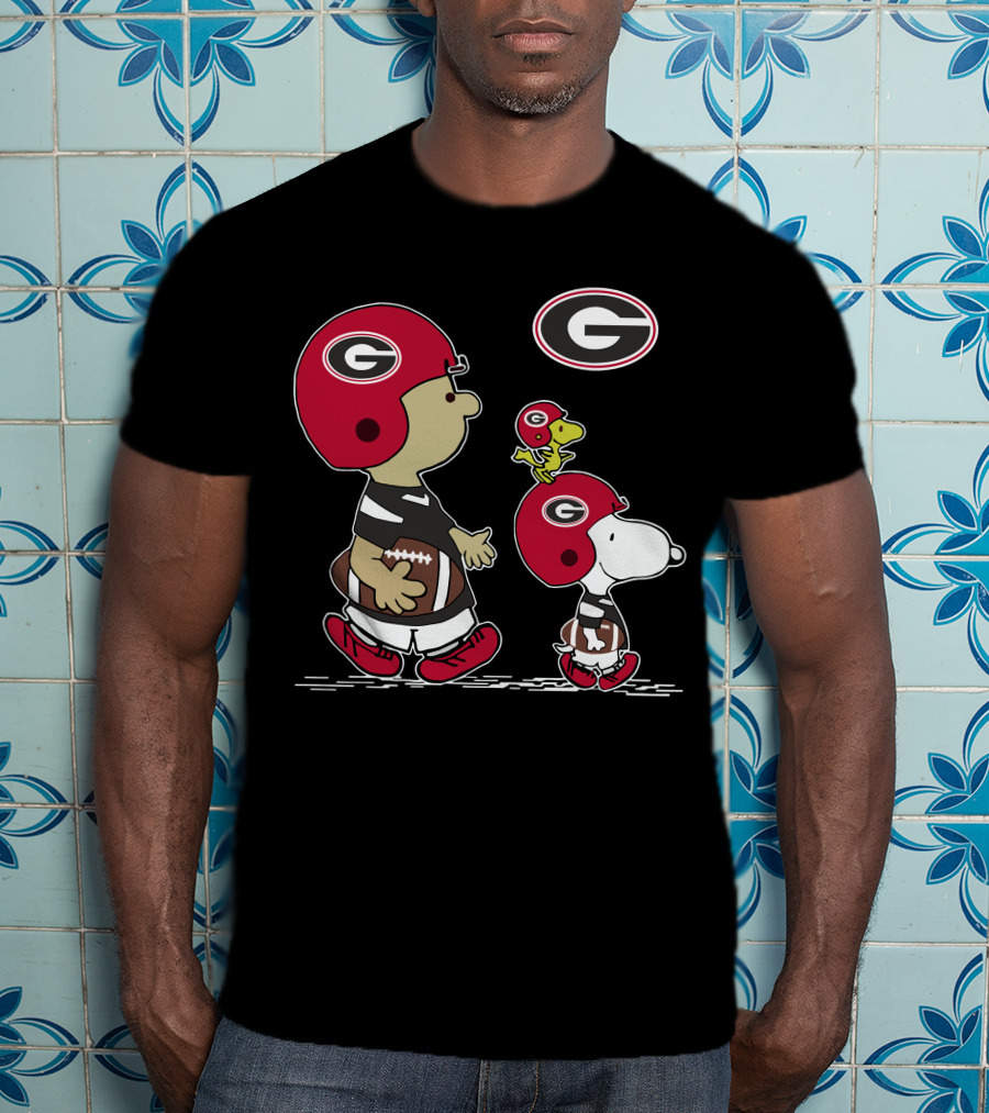 Georgia Bulldogs Snoopy Football Peanuts Cartoon T-Shirt
