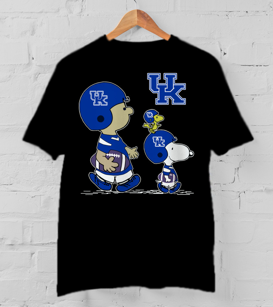 UK Wildcats Snoopy And Woodstock Football Helmets T-Shirt