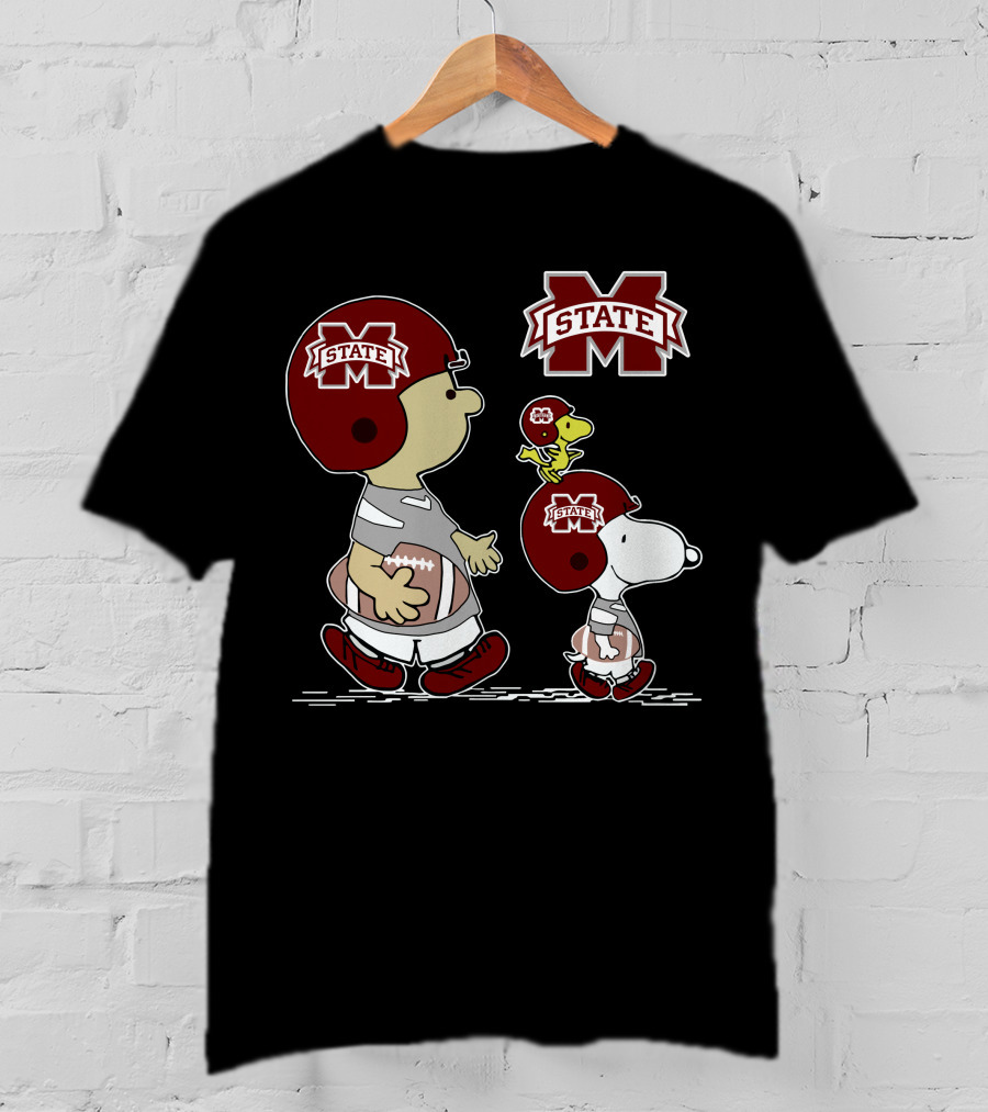 Ms State Bulldogs Snoopy And Woodstock Football Helmet M T-Shirt