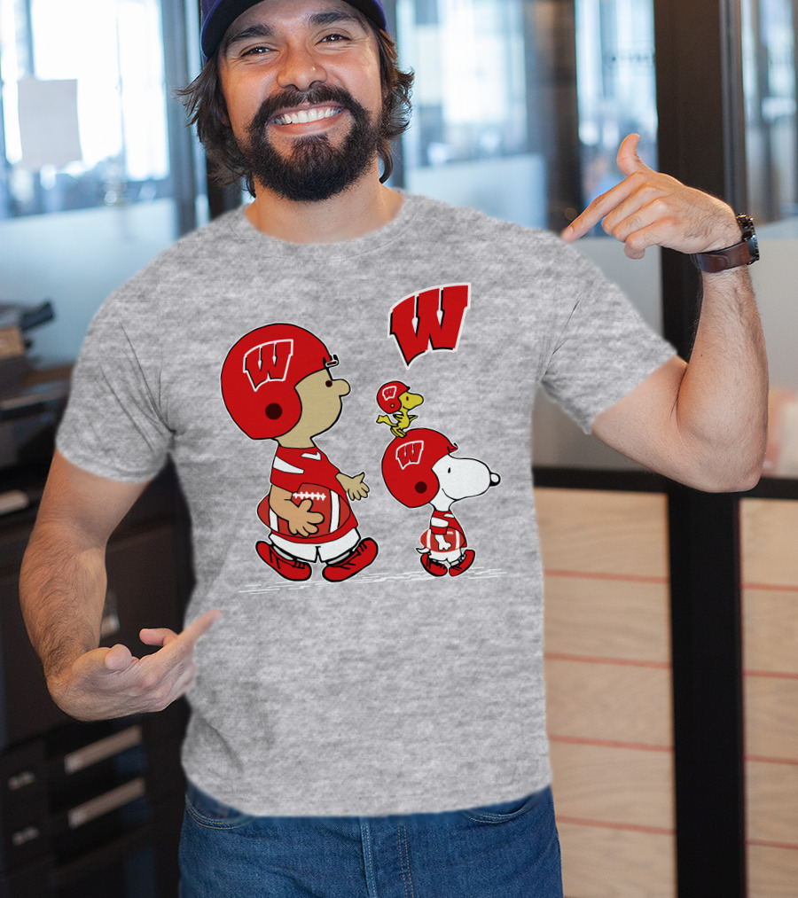 Wisconsin Badgers Snoopy Football Helmet Peanuts Characters Walking Together T-Shirt
