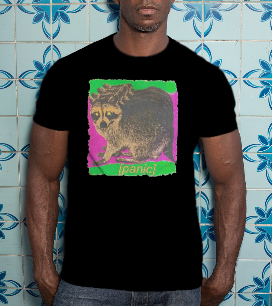 Raccoon [panic] Colorful Retro T-Shirt