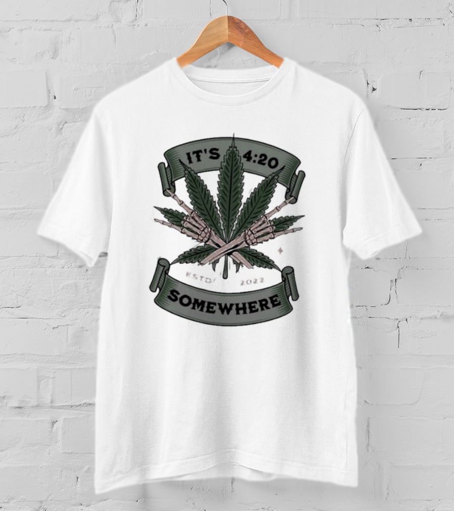 IT'S 4:20 SOMEWHERE WEED LEAVES CROSSED JOINTS T-Shirt