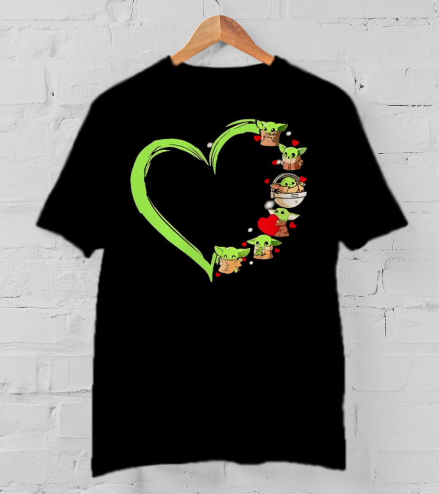Baby Yoda Cute Heart Green Outline Mandalorian Grogu Love T-Shirt