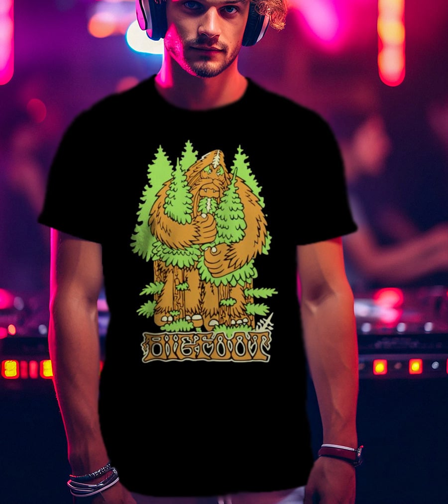 Bigfoot Hug Tree Forest Creature Retro T-Shirt