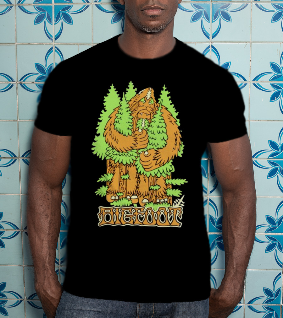 Bigfoot Hug Tree Forest Creature Retro T-Shirt