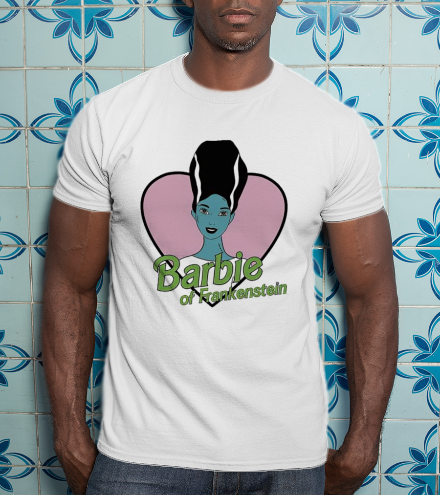 Barbie Of Frankenstein With Heart Background T-Shirt