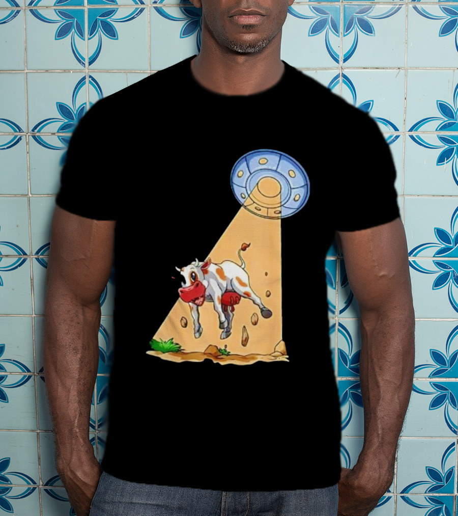 Cow Abduction UFO Alien Cow Abducted Beam Tractor T-Shirt