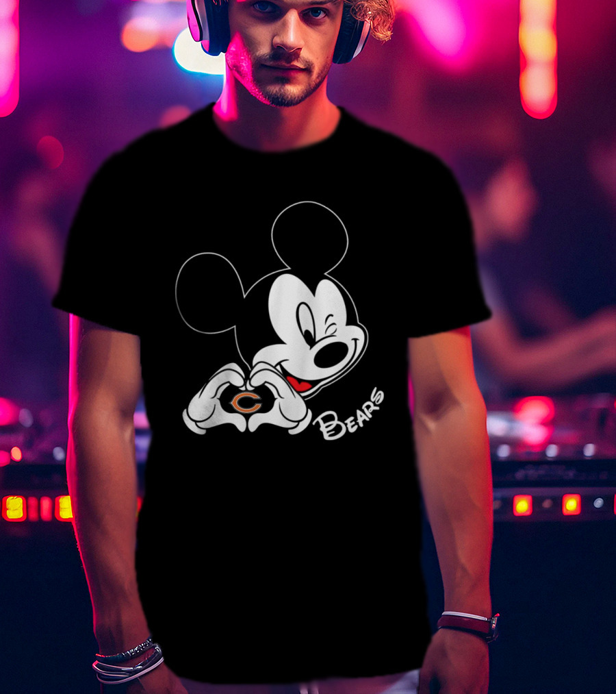 Mickey Heart Chicago Bears Fan T-Shirt