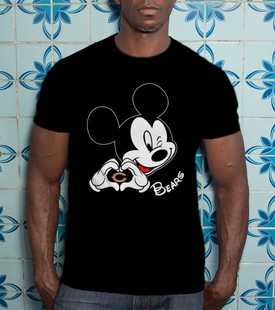 Mickey Heart Chicago Bears Fan T-Shirt