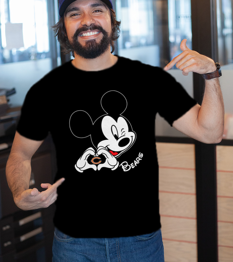 Mickey Heart Chicago Bears Fan T-Shirt