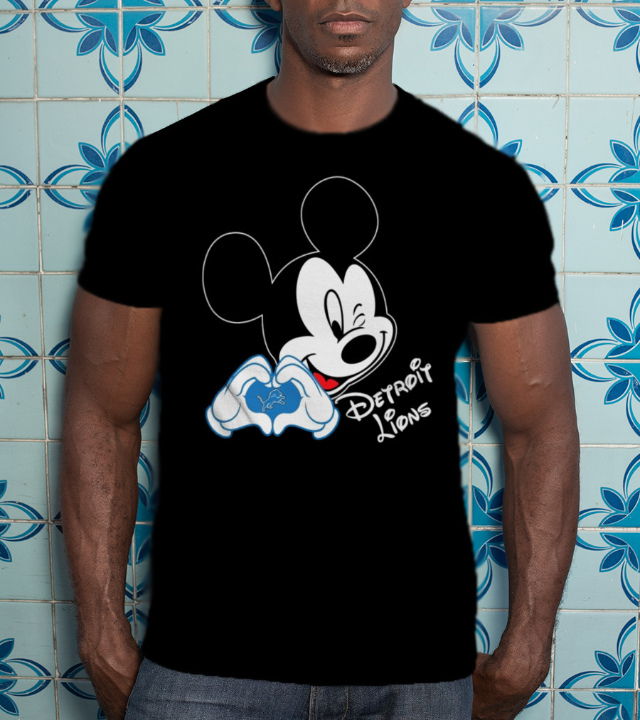 Mickey Detroit Lions Love Heart Gesture T-Shirt