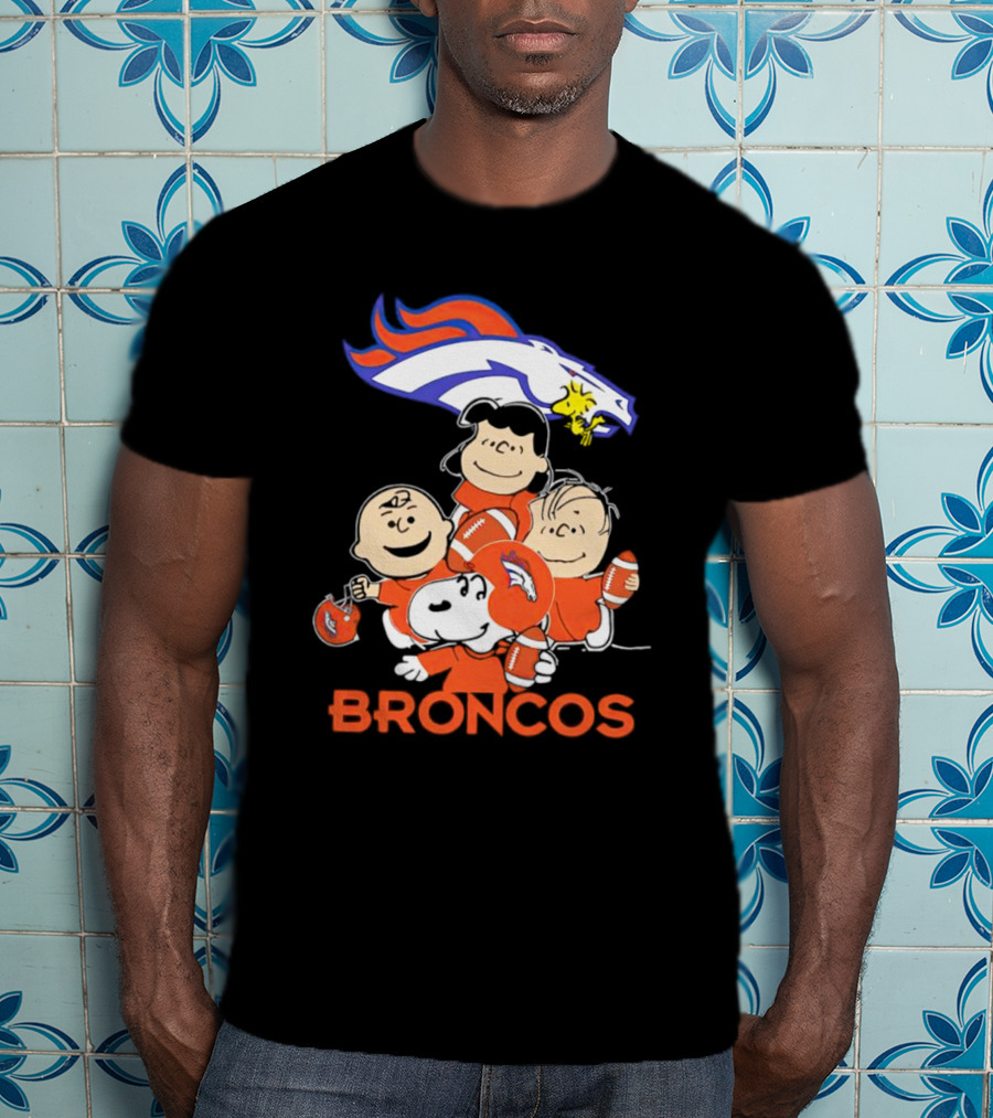 Peanuts Snoopy Denver Broncos Charlie Brown Lucy Linus T-Shirt