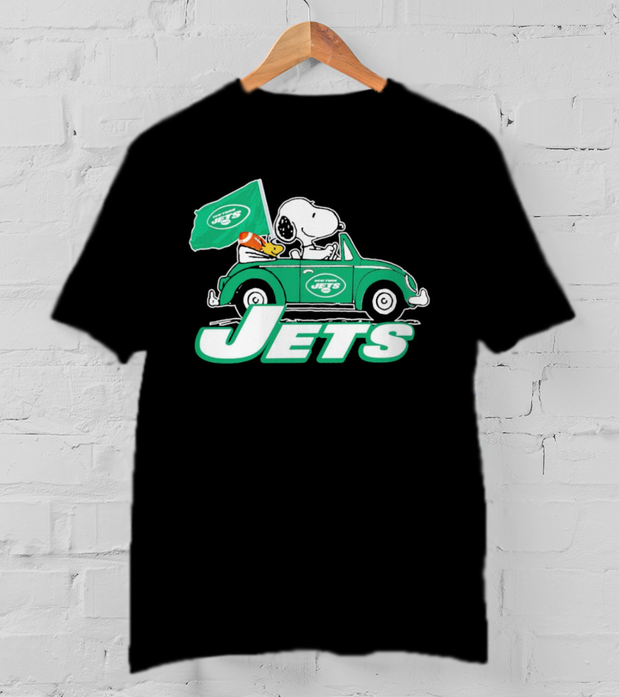 Snoopy And Woodstock Driving New York Jets Car With Flag T-Shirt
