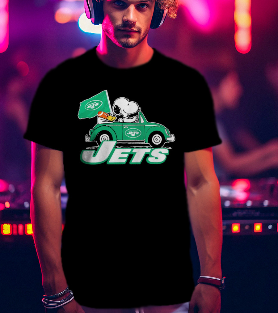 Snoopy And Woodstock Driving New York Jets Car With Flag T-Shirt