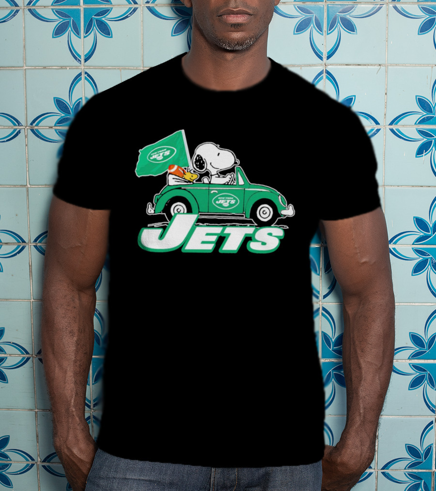 Snoopy And Woodstock Driving New York Jets Car With Flag T-Shirt