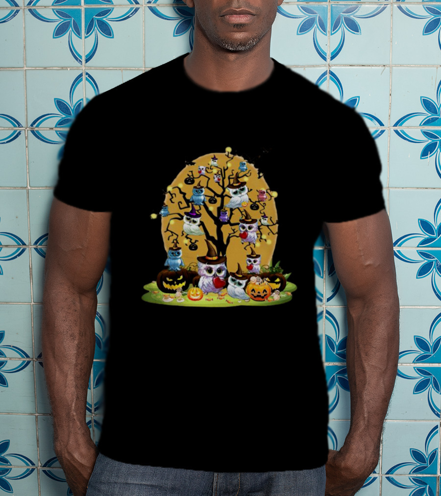 Owls With Witch Hats On Spooky Halloween Tree With Jack-O'-Lanterns T-Shirt