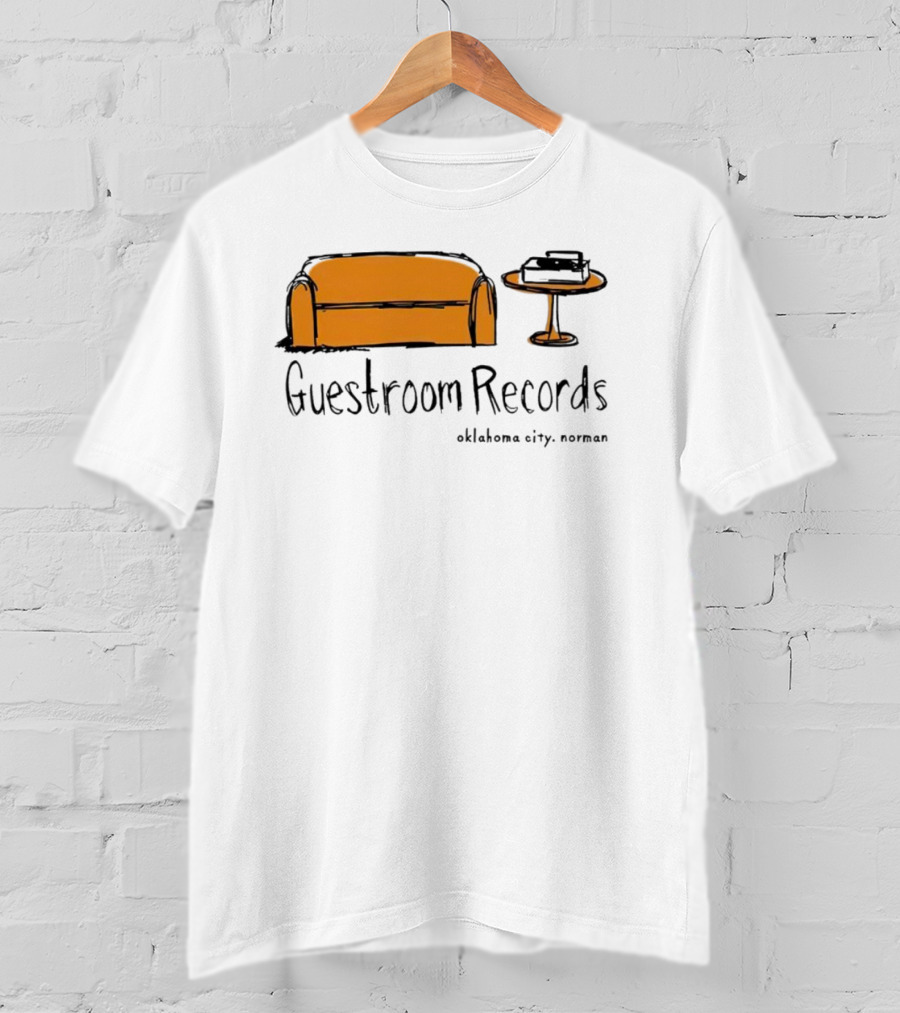 Guestroom Records Oklahoma City Norman Couch And Turntable T-Shirt