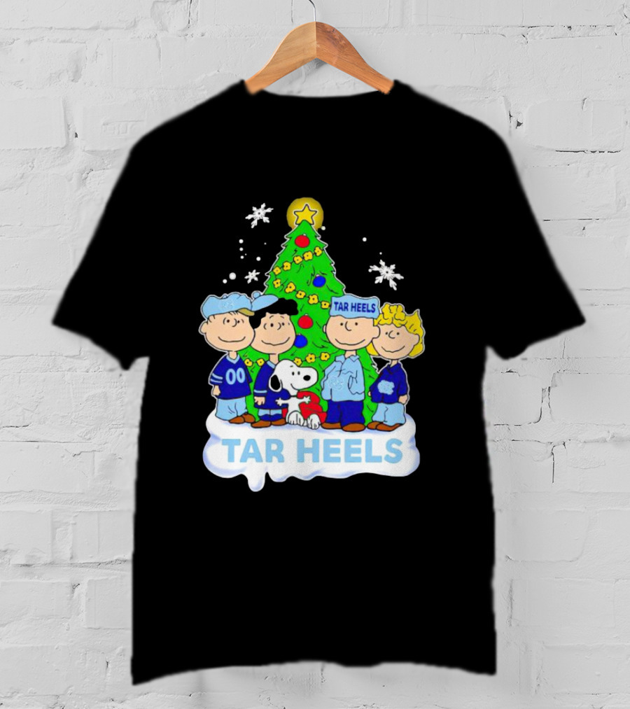 Tar Heels Peanuts Characters By Christmas Tree Holiday Scene T-Shirt