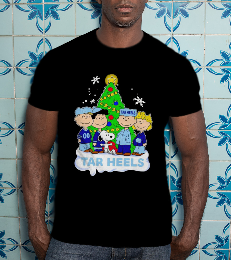 Tar Heels Peanuts Characters By Christmas Tree Holiday Scene T-Shirt
